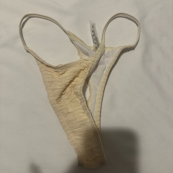 SHEIN Other - Elegant Cream swim bottoms